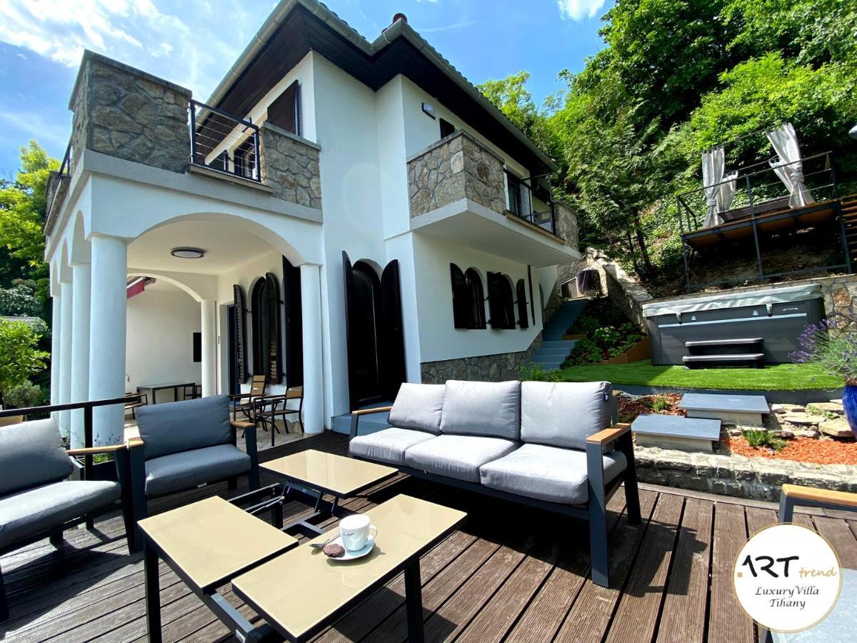 Arttrend Luxury Villa ตีฮานี ภายนอก รูปภาพ