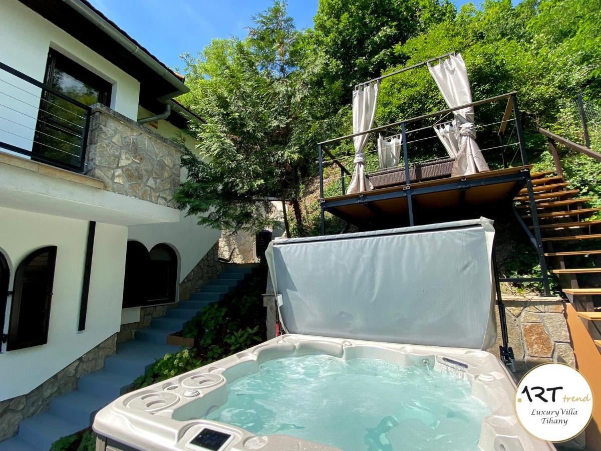 Arttrend Luxury Villa ตีฮานี ภายนอก รูปภาพ