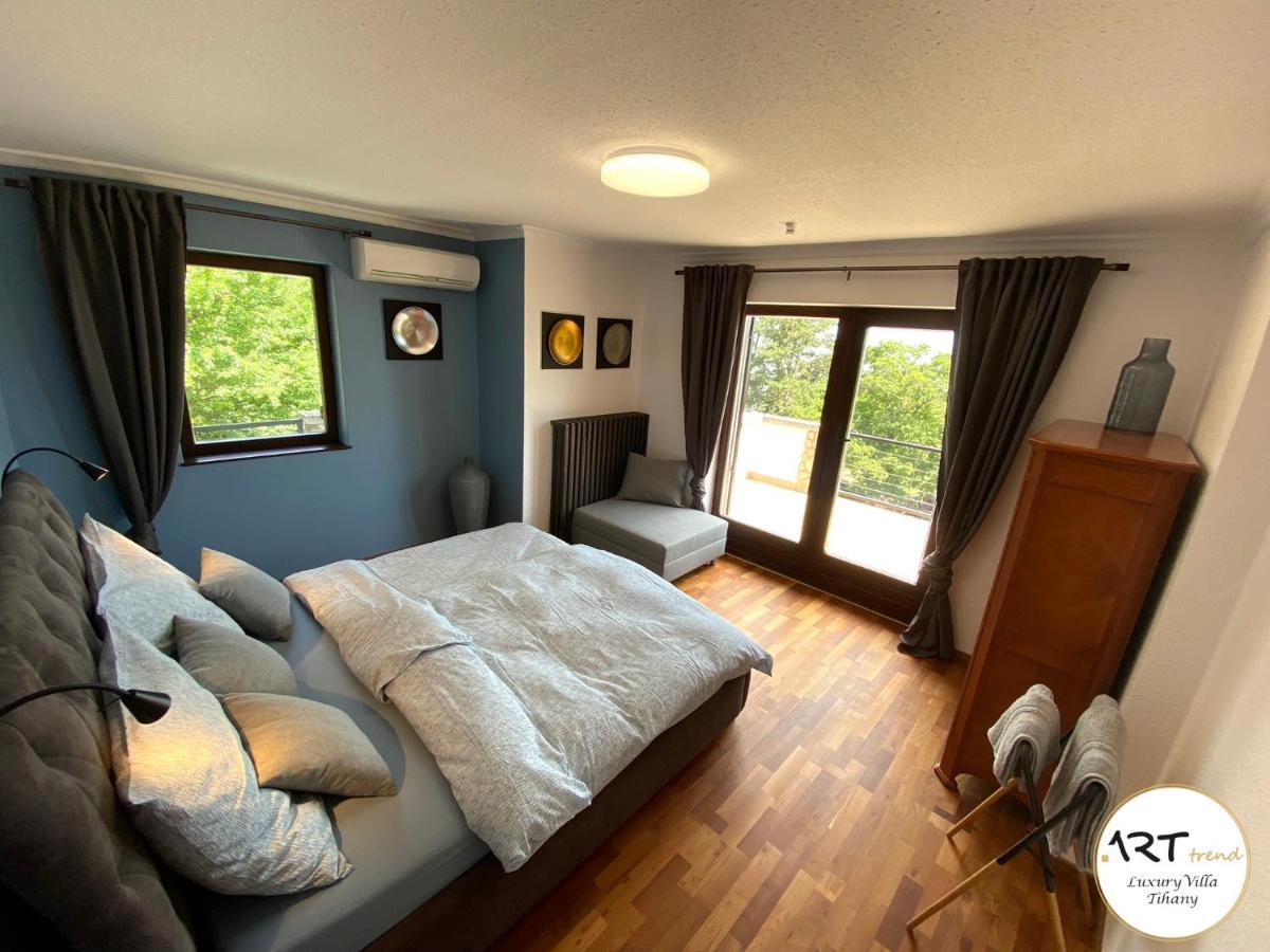 Arttrend Luxury Villa ตีฮานี ภายนอก รูปภาพ