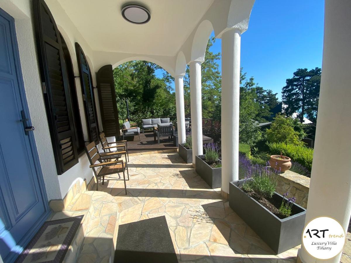 Arttrend Luxury Villa ตีฮานี ภายนอก รูปภาพ