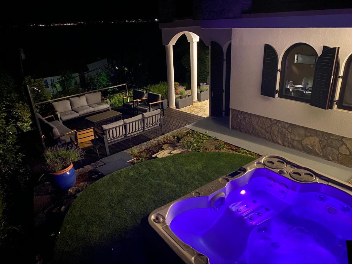 Arttrend Luxury Villa ตีฮานี ภายนอก รูปภาพ