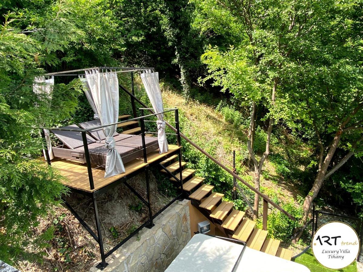 Arttrend Luxury Villa ตีฮานี ภายนอก รูปภาพ