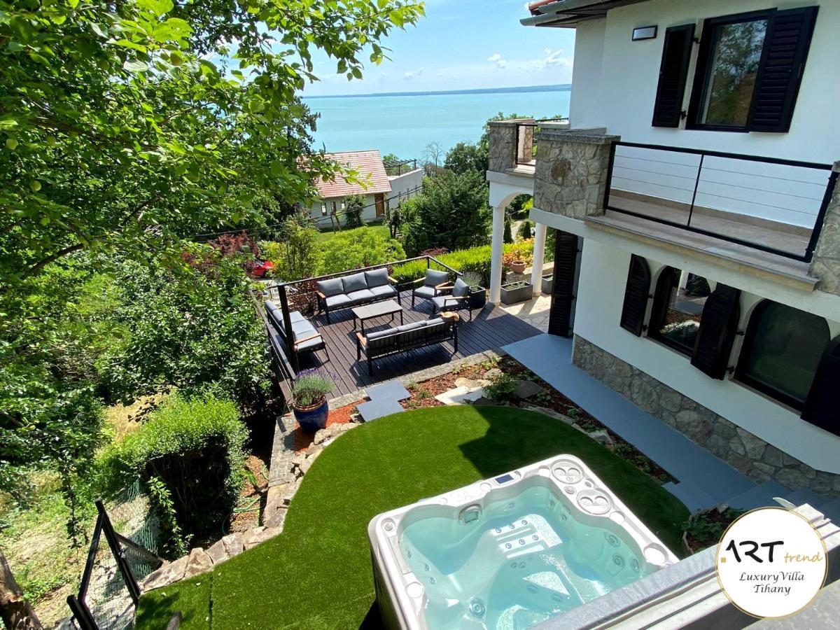 Arttrend Luxury Villa ตีฮานี ภายนอก รูปภาพ
